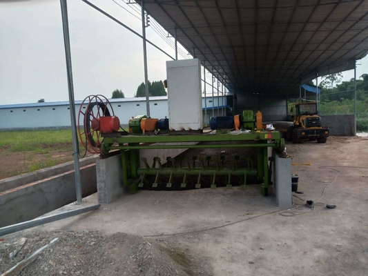 18.5kw Κύριο κινητήρα ισχύος τύπου κόλπου Compost Turner για ζύμωση ζωικής κοπριάς