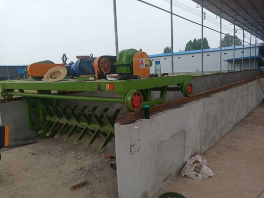 18.5kw Κύριο κινητήρα ισχύος τύπου κόλπου Compost Turner για ζύμωση ζωικής κοπριάς