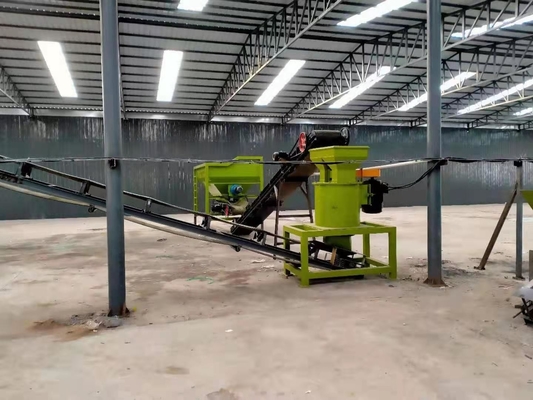 Μηχανή αλέσεως λιπασμάτων YSX 1300*750*1900mm Μέγεθος για γραμμή παραγωγής βιολογικών λιπασμάτων
